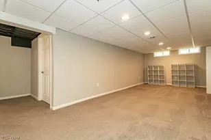 721 Pendley Rd, Willowick, OH 44095 - Photo 29