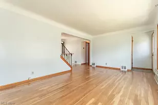 721 Pendley Rd, Willowick, OH 44095 - Photo 7