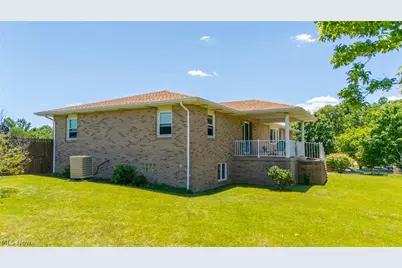 61173 Crozier Ridge Road, Bellaire, OH 43906 - Photo 5