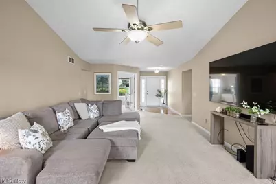 6514 Candlestick Avenue NE, Canton, OH 44721 - Photo 7