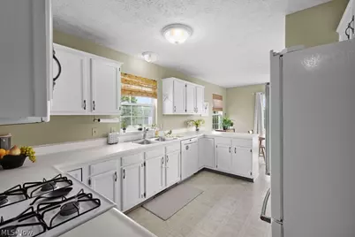 6514 Candlestick Avenue NE, Canton, OH 44721 - Photo 15