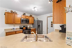 1885 Faye Rd, Akron, OH 44306 - Photo 7