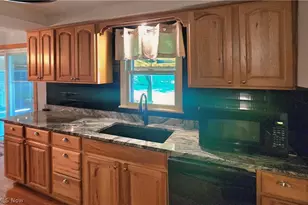 3902 Ayrshire Dr, Youngstown, OH 44511 - Photo 7