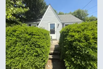 2622 Harmont Avenue NE, Canton, OH 44705 - Photo 1