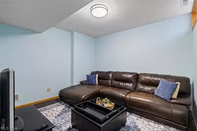 10689 Cleveland Avenue NW, Uniontown, OH 44685 - Photo 33
