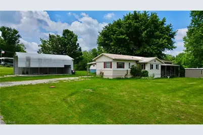 875 Mobile Drive, Zanesville, OH 43701 - Photo 1