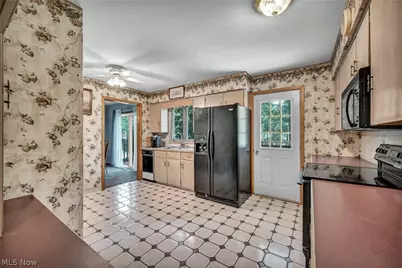 295 Hillsdale Circle, Wadsworth, OH 44281 - Photo 5