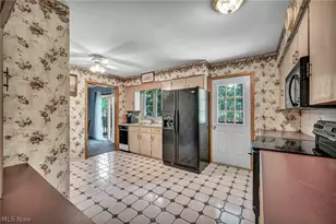 295 Hillsdale Cir, Wadsworth, OH 44281 - Photo 5