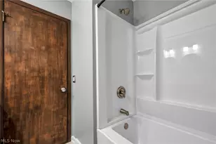 295 Hillsdale Cir, Wadsworth, OH 44281 - Photo 17