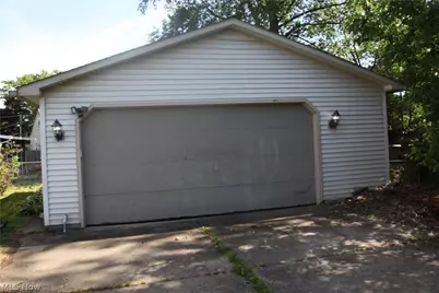 2580 E 37th Street, Lorain, OH 44055 - Photo 5