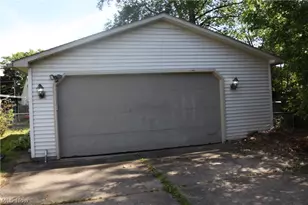 2580 E 37th St, Lorain, OH 44055 - Photo 5