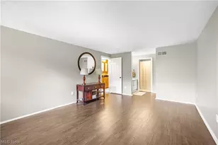 4583 Wildflower Dr, Uniontown, OH 44720 - Photo 23
