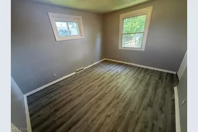 2646 Harmont Avenue NE, Canton, OH 44705 - Photo 9
