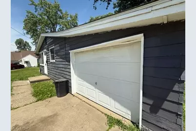 2646 Harmont Avenue NE, Canton, OH 44705 - Photo 3