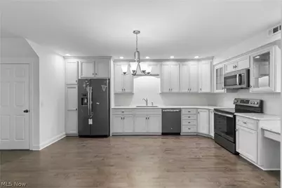 13113 Cleveland Avenue NW, Uniontown, OH 44685 - Photo 9