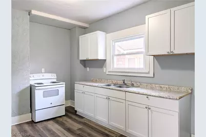 864 10th Street NE, Massillon, OH 44646 - Photo 7