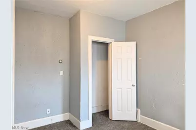 864 10th Street NE, Massillon, OH 44646 - Photo 9