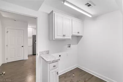 13113 Cleveland Avenue NW, Uniontown, OH 44685 - Photo 11