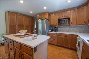 6476 Harbor Dr NW, Canton, OH 44718 - Photo 19