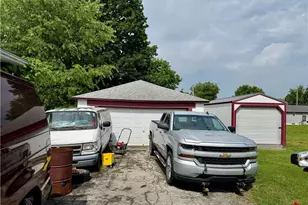 828 Miami St, Youngstown, OH 44505 - Photo 5