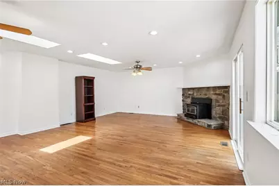 1666 Thornapple Avenue, Akron, OH 44301 - Photo 9