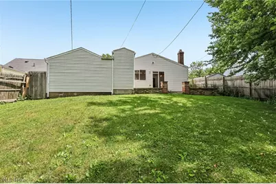 1666 Thornapple Avenue, Akron, OH 44301 - Photo 17