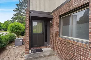 931 Trimble Dr, Akron, OH 44307 - Photo 3