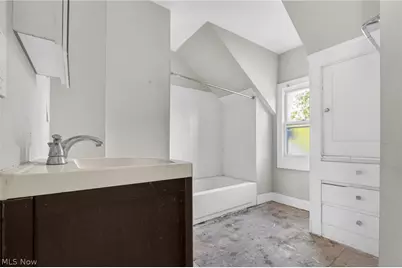 13810 Bartlett Avenue, Loveland, OH 44120 - Photo 11