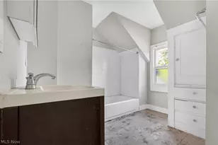 13810 Bartlett Ave, Loveland, OH 44120 - Photo 11