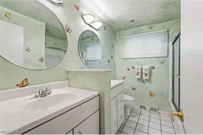 5379 Meadow Wood Boulevard, Lyndhurst, OH 44124 - Photo 23