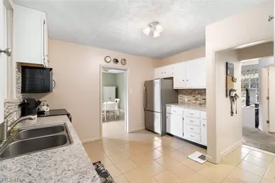 206 Bachtel Street SE, North Canton, OH 44720 - Photo 15