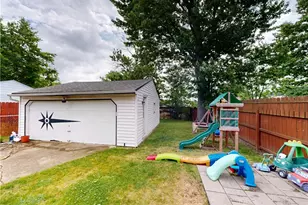 37450 Green Dr, Eastlake, OH 44095 - Photo 31