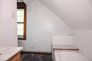 716 E 160th St, Loveland, OH 44110 - Photo 27