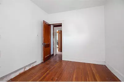 716 E 160th Street, Loveland, OH 44110 - Photo 7