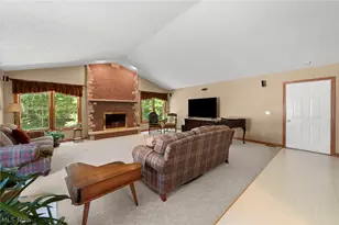 167 Rebecca Ln, Brunswick, OH 44212 - Photo 15