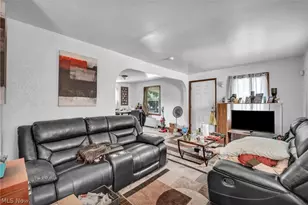 10402 Dove Ave, Loveland, OH 44105 - Photo 9