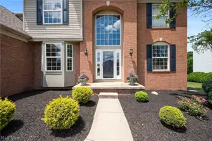 351 Hamilton Dr, Grandview Heights, OH 44147 - Photo 9