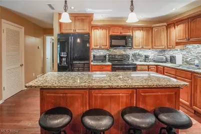1653 Greenway Road SE #202, North Canton, OH 44709 - Photo 13