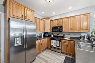5067 Shepherds Gln, Willoughby, OH 44094 - Photo 7