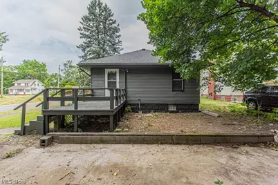303 E Ravenwood Avenue, Youngstown, OH 44507 - Photo 25