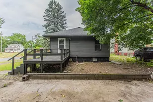 303 E Ravenwood Ave, Youngstown, OH 44507 - Photo 25