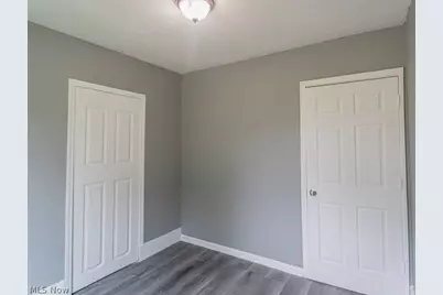 303 E Ravenwood Avenue, Youngstown, OH 44507 - Photo 15