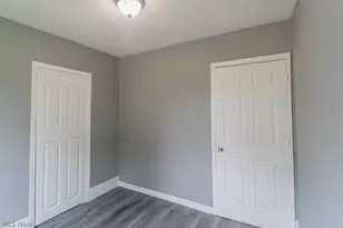 303 E Ravenwood Ave, Youngstown, OH 44507 - Photo 15
