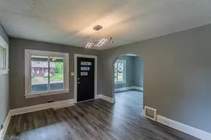 303 E Ravenwood Ave, Youngstown, OH 44507 - Photo 7