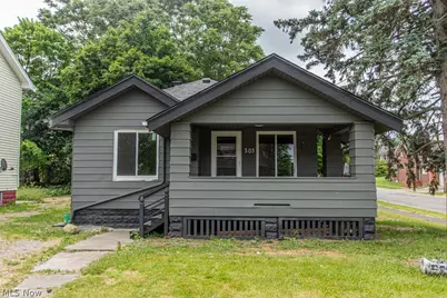 303 E Ravenwood Avenue, Youngstown, OH 44507 - Photo 1
