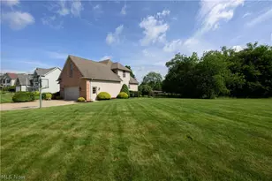 923 Mesa Verde Dr, Barberton, OH 44203 - Photo 5