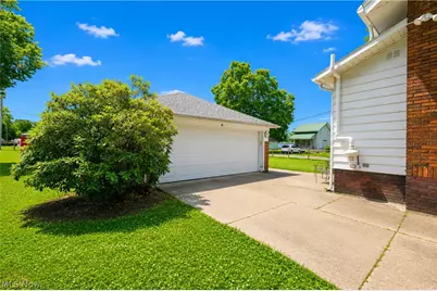 139 East Avenue NE, Tuscarawas, OH 44682 - Photo 5