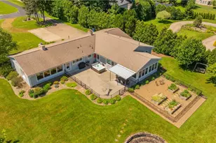 294 S Bayshore Dr, Columbiana, OH 44408 - Photo 5
