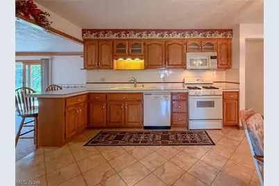 13665 Pawnee Trail, Middleburg Heights, OH 44130 - Photo 13
