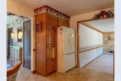 13665 Pawnee Trail, Middleburg Heights, OH 44130 - Photo 5